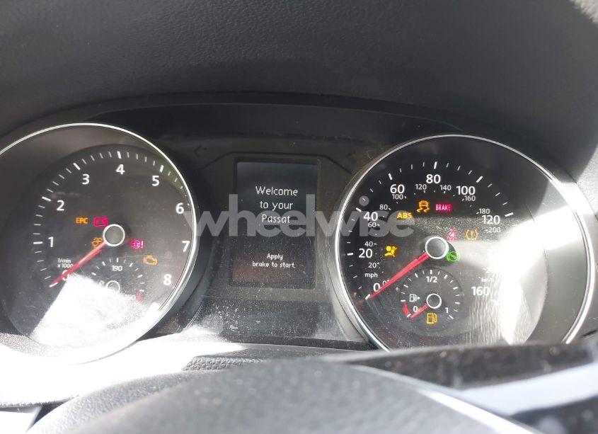 Photo 7 of 2018 Volkswagen Passat (VIN 1VWAA7A39JC012678)