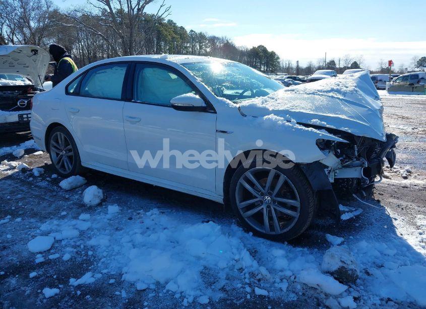 Photo 13 of 2018 Volkswagen Passat 2.0T R-LINE/2.0T S (VIN 1VWAA7A39JC023292)