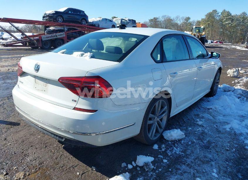 Photo 4 of 2018 Volkswagen Passat 2.0T R-LINE/2.0T S (VIN 1VWAA7A39JC023292)