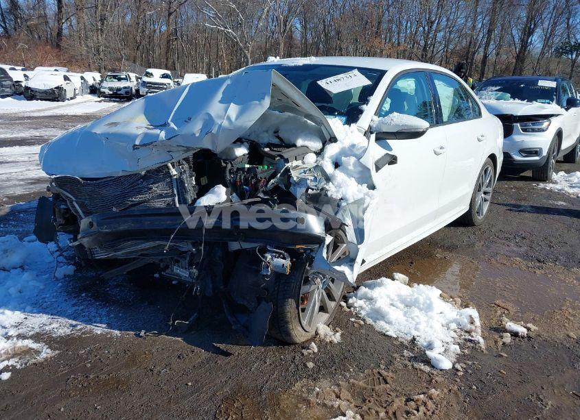 Photo 6 of 2018 Volkswagen Passat 2.0T R-LINE/2.0T S (VIN 1VWAA7A39JC023292)