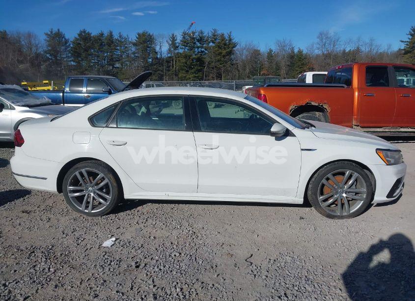 Photo 13 of 2018 Volkswagen Passat 2.0T R-LINE/2.0T S (VIN 1VWAA7A3XJC000569)