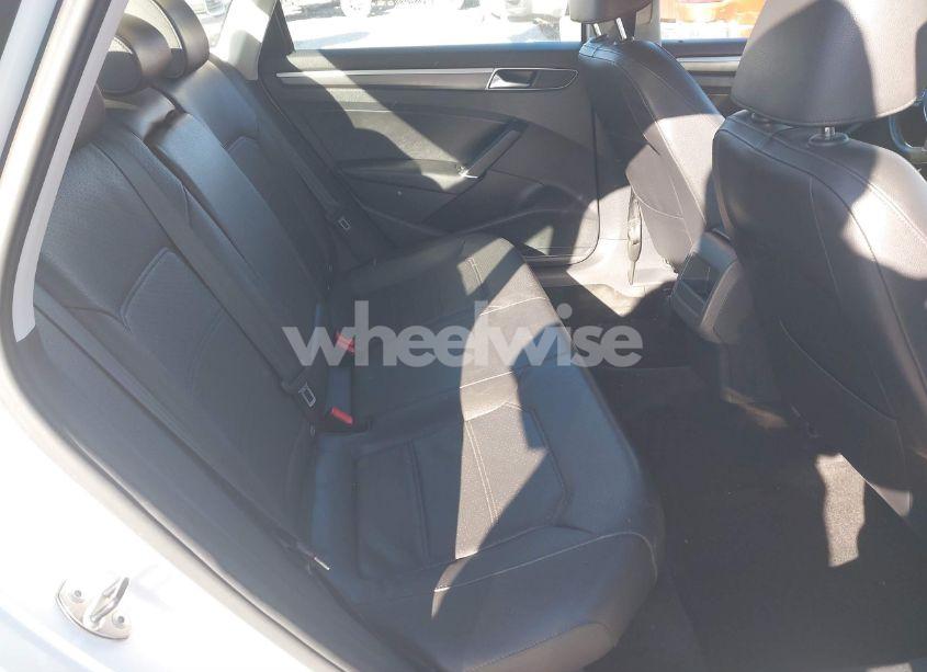 Photo 8 of 2018 Volkswagen Passat 2.0T R-LINE/2.0T S (VIN 1VWAA7A3XJC000569)