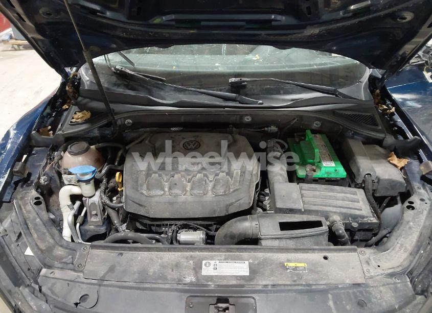 Photo 10 of 2018 Volkswagen Passat 2.0T R-LINE/2.0T S (VIN 1VWAA7A3XJC011491)