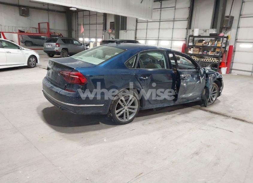 Photo 4 of 2018 Volkswagen Passat 2.0T R-LINE/2.0T S (VIN 1VWAA7A3XJC011491)