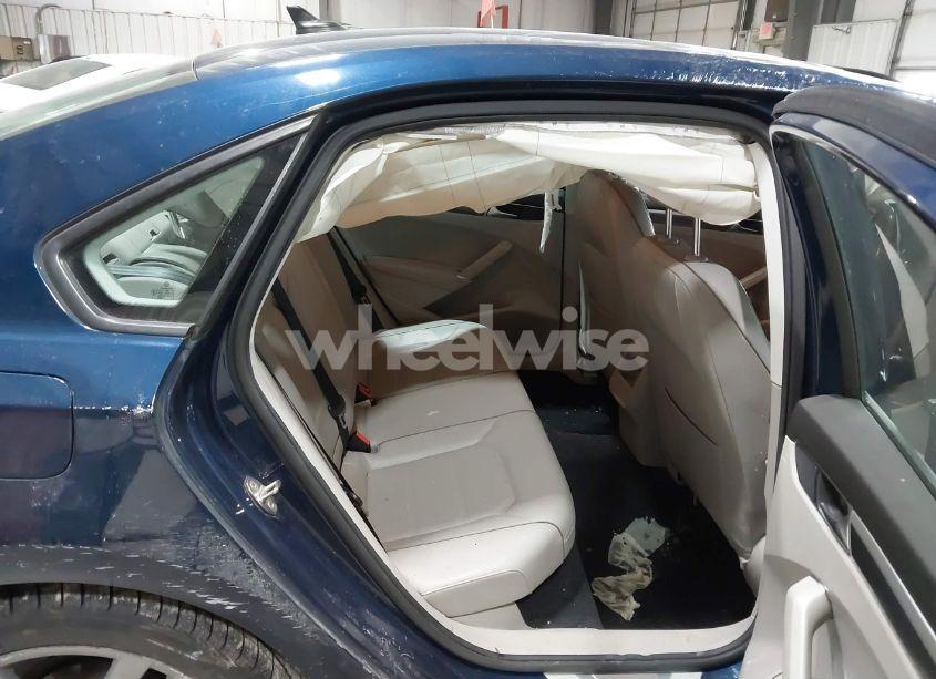 Photo 8 of 2018 Volkswagen Passat 2.0T R-LINE/2.0T S (VIN 1VWAA7A3XJC011491)