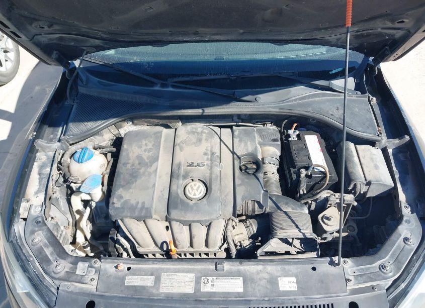 Photo 10 of 2012 Volkswagen Passat 2.5L S (VIN 1VWAH7A30CC099191)