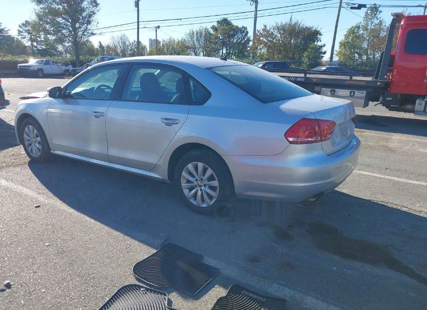 Photo 3 of 2013 Volkswagen Passat 2.5L S (VIN 1VWAH7A30DC001388)