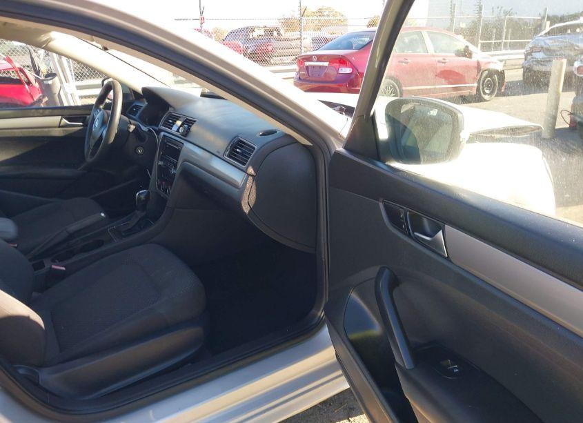 Photo 5 of 2013 Volkswagen Passat 2.5L S (VIN 1VWAH7A30DC001388)