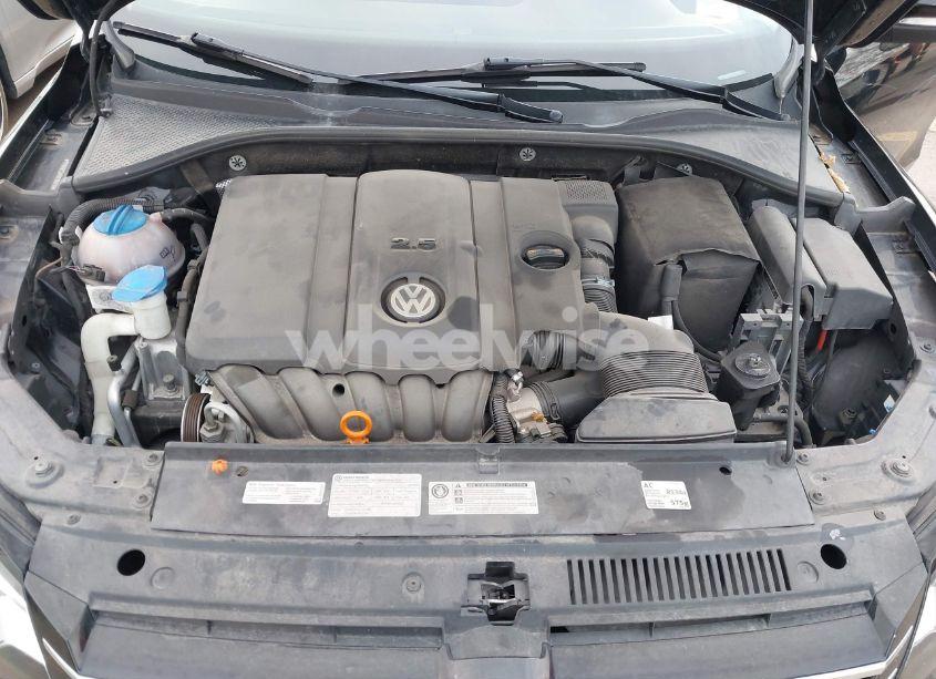 Photo 10 of 2013 Volkswagen Passat 2.5L S (VIN 1VWAH7A30DC088810)