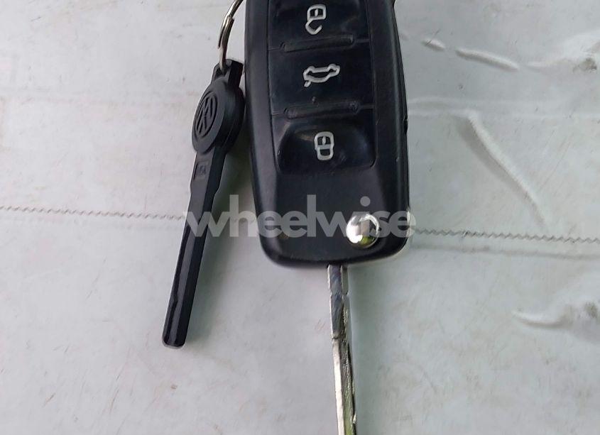 Photo 11 of 2013 Volkswagen Passat 2.5L S (VIN 1VWAH7A30DC088810)