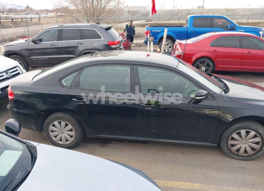 Photo 14 of 2013 Volkswagen Passat 2.5L S (VIN 1VWAH7A30DC088810)