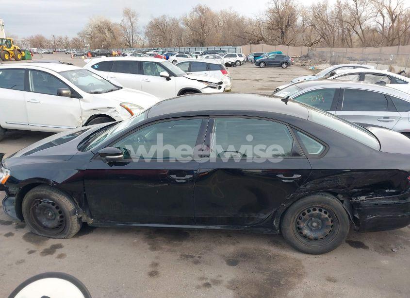 Photo 15 of 2013 Volkswagen Passat 2.5L S (VIN 1VWAH7A30DC088810)