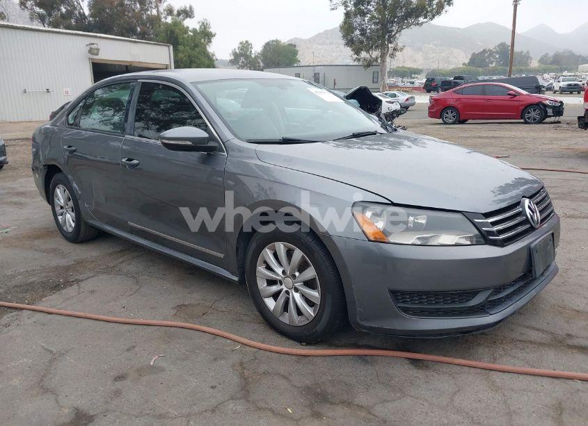 2012 Volkswagen Passat 2.5L S (VIN 1VWAH7A31CC087907) main photo