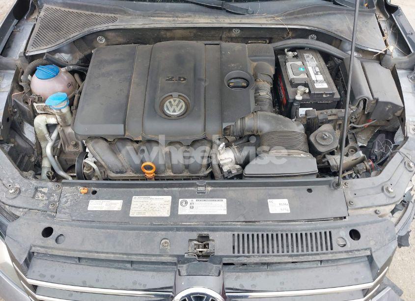 Photo 10 of 2012 Volkswagen Passat 2.5L S (VIN 1VWAH7A31CC087907)