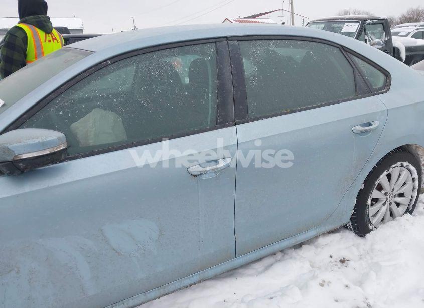 Photo 14 of 2013 Volkswagen Passat 2.5L S (VIN 1VWAH7A31DC111396)