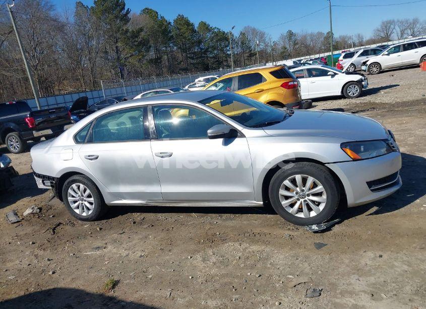 Photo 14 of 2012 Volkswagen Passat 2.5L S (VIN 1VWAH7A34CC106918)