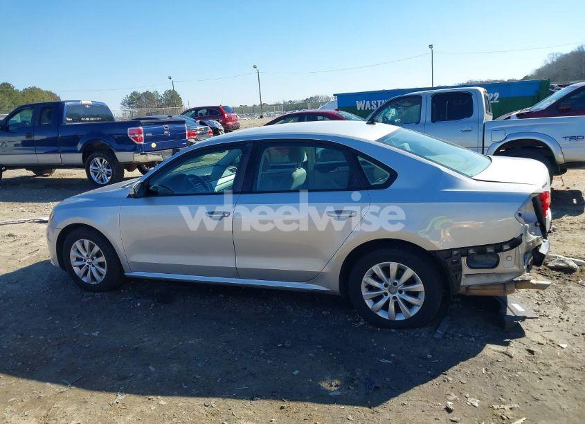 Photo 15 of 2012 Volkswagen Passat 2.5L S (VIN 1VWAH7A34CC106918)
