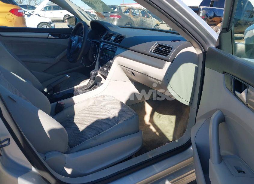 Photo 5 of 2012 Volkswagen Passat 2.5L S (VIN 1VWAH7A34CC106918)