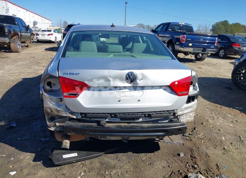 Photo 6 of 2012 Volkswagen Passat 2.5L S (VIN 1VWAH7A34CC106918)