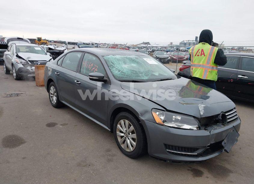2012 Volkswagen Passat 2.5L S (VIN 1VWAH7A35CC111044) main photo