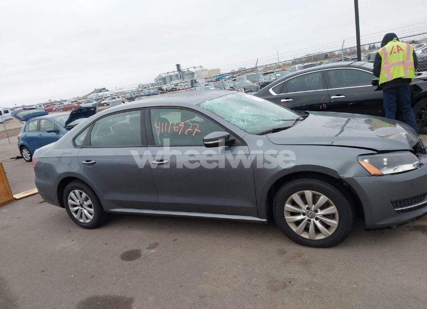 Photo 13 of 2012 Volkswagen Passat 2.5L S (VIN 1VWAH7A35CC111044)