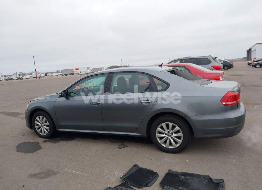Photo 14 of 2012 Volkswagen Passat 2.5L S (VIN 1VWAH7A35CC111044)