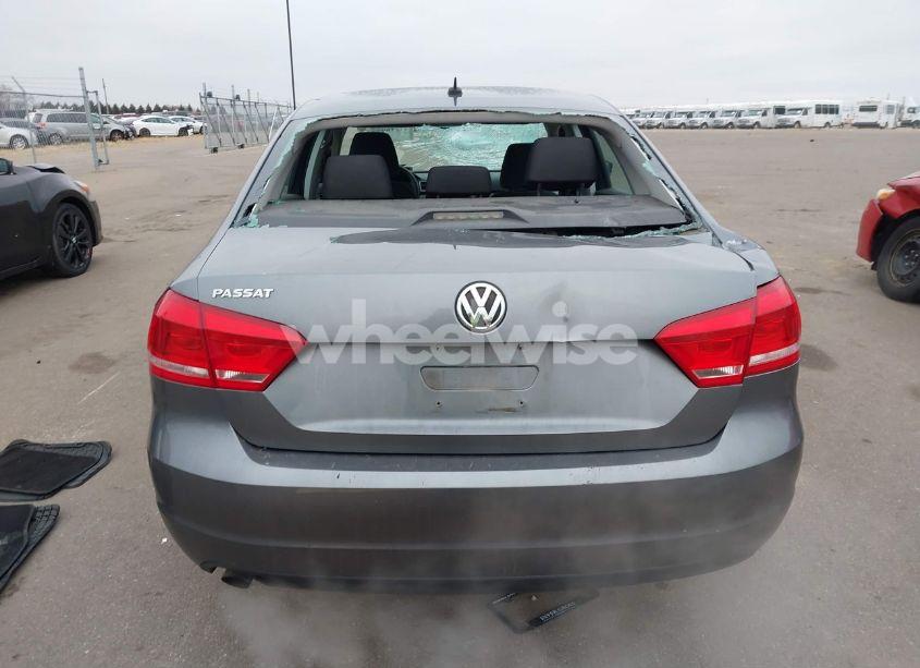 Photo 16 of 2012 Volkswagen Passat 2.5L S (VIN 1VWAH7A35CC111044)