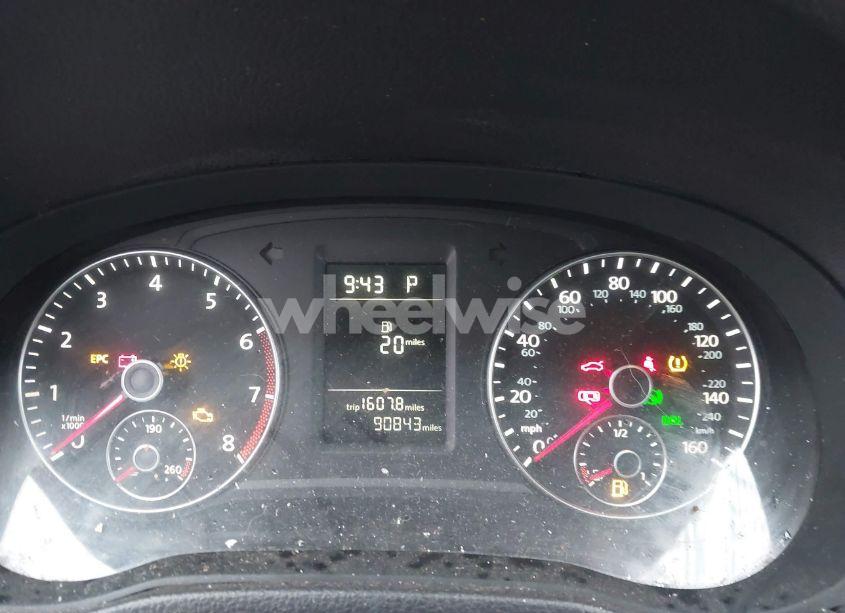 Photo 7 of 2012 Volkswagen Passat 2.5L S (VIN 1VWAH7A35CC111044)