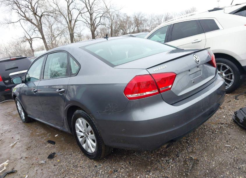 Photo 3 of 2013 Volkswagen Passat 2.5L S (VIN 1VWAH7A35DC055723)