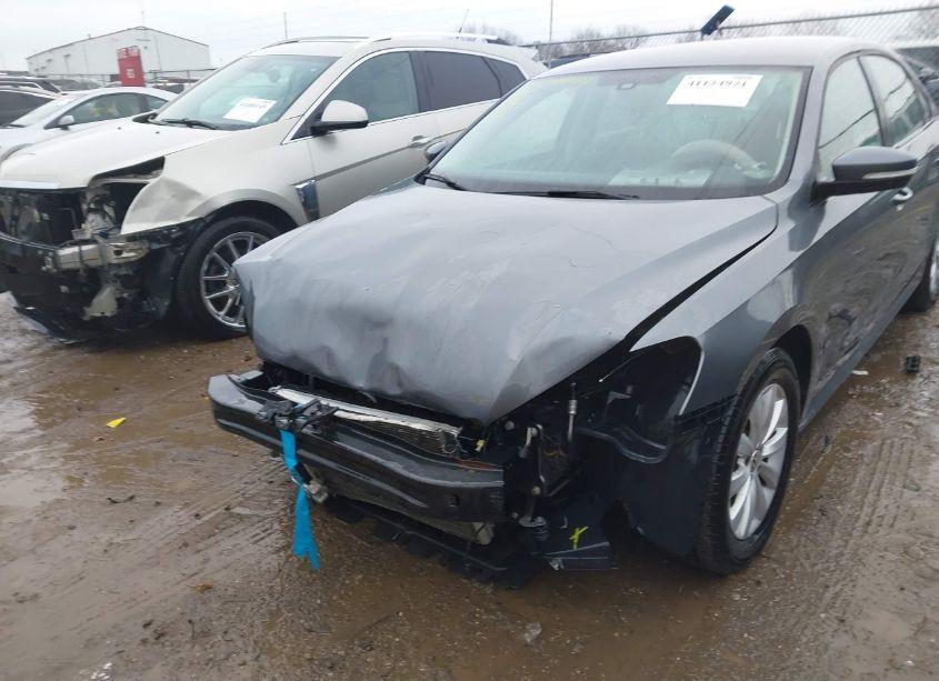 Photo 6 of 2013 Volkswagen Passat 2.5L S (VIN 1VWAH7A35DC055723)