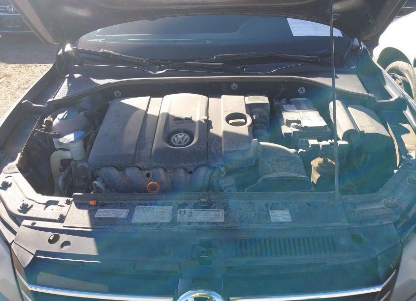 Photo 10 of 2013 Volkswagen Passat 2.5L S (VIN 1VWAH7A35DC092805)