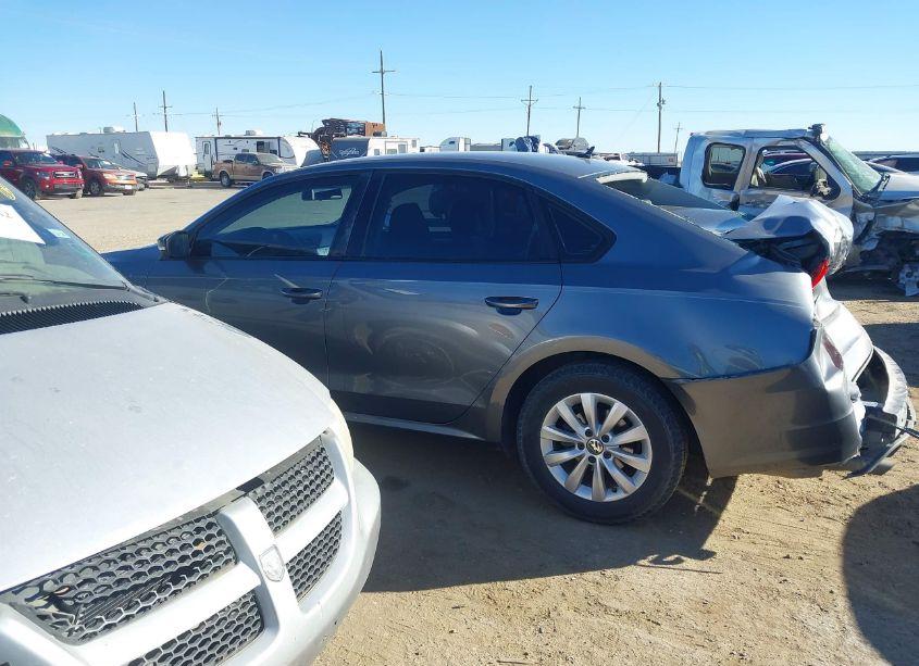 Photo 13 of 2013 Volkswagen Passat 2.5L S (VIN 1VWAH7A35DC092805)