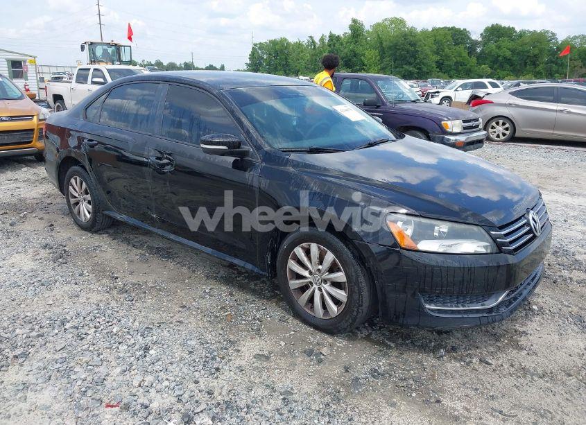2013 Volkswagen Passat 2.5L S (VIN 1VWAH7A35DC109327) main photo