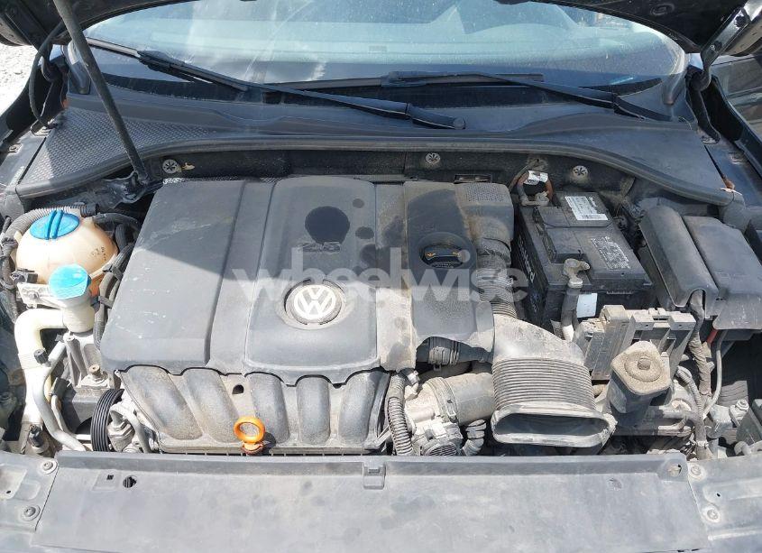 Photo 10 of 2013 Volkswagen Passat 2.5L S (VIN 1VWAH7A35DC109327)
