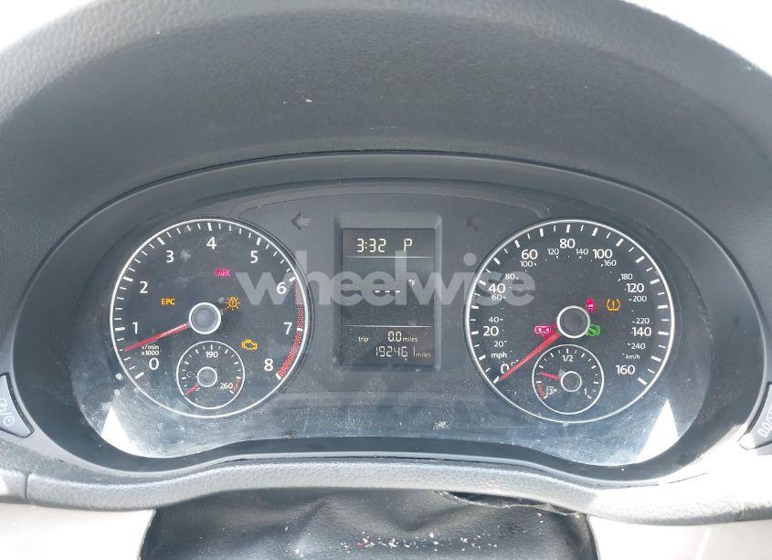 Photo 7 of 2013 Volkswagen Passat 2.5L S (VIN 1VWAH7A35DC109327)