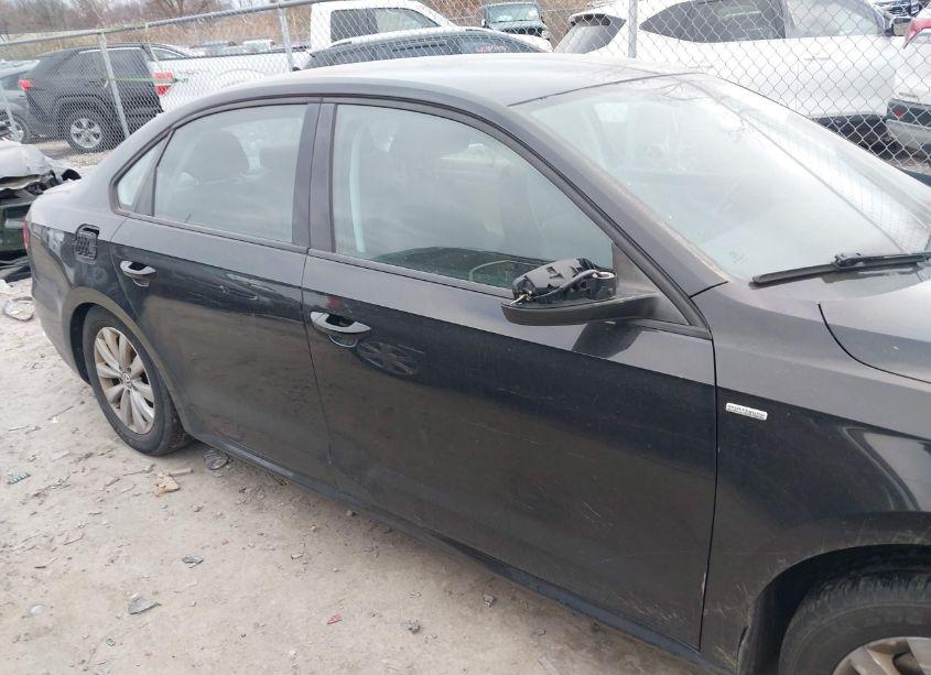 Photo 13 of 2014 Volkswagen Passat 2.5L S/2.5L WOLFSBURG EDITION (VIN 1VWAH7A35EC023193)