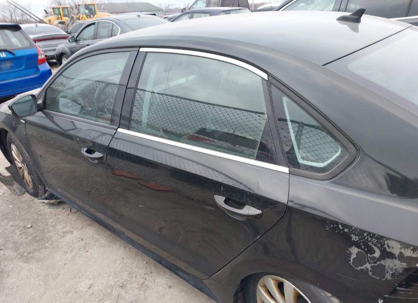 Photo 14 of 2014 Volkswagen Passat 2.5L S/2.5L WOLFSBURG EDITION (VIN 1VWAH7A35EC023193)