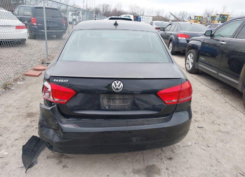 Photo 16 of 2014 Volkswagen Passat 2.5L S/2.5L WOLFSBURG EDITION (VIN 1VWAH7A35EC023193)