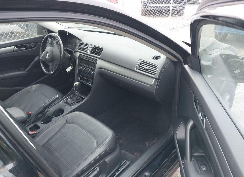 Photo 5 of 2014 Volkswagen Passat 2.5L S/2.5L WOLFSBURG EDITION (VIN 1VWAH7A35EC023193)