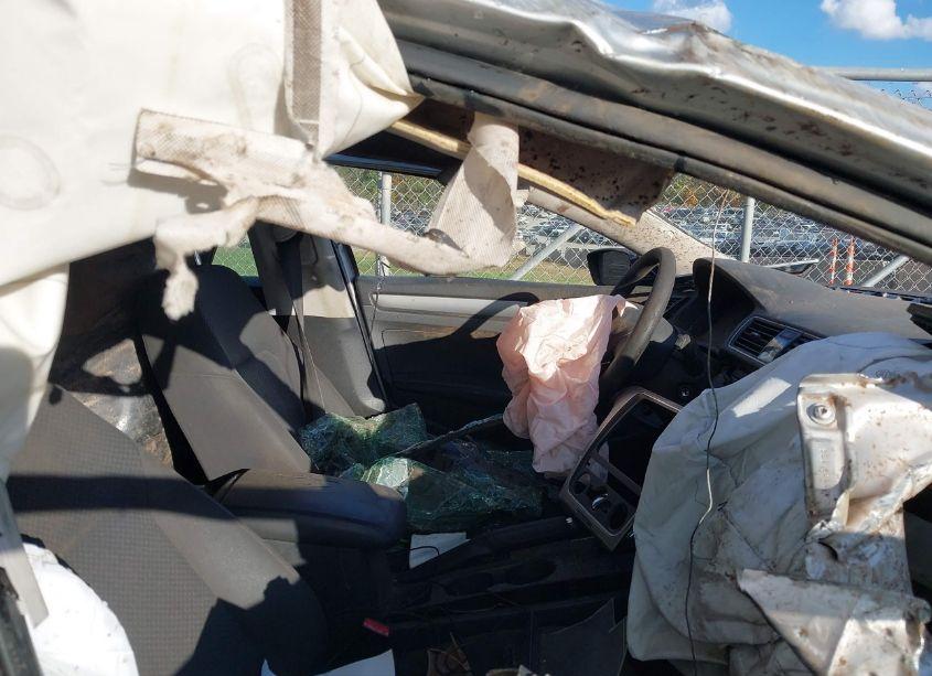 Photo 5 of 2013 Volkswagen Passat S W/APPEARANCE (VIN 1VWAH7A37DC008063)