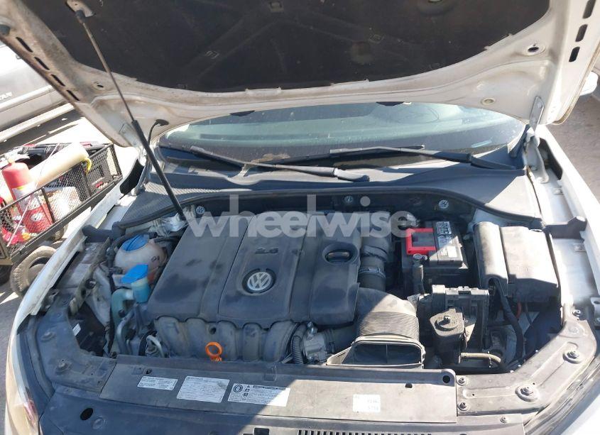 Photo 10 of 2013 Volkswagen Passat 2.5L S (VIN 1VWAH7A37DC112391)
