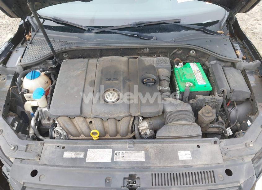 Photo 10 of 2013 Volkswagen Passat 2.5L S (VIN 1VWAH7A38DC147571)