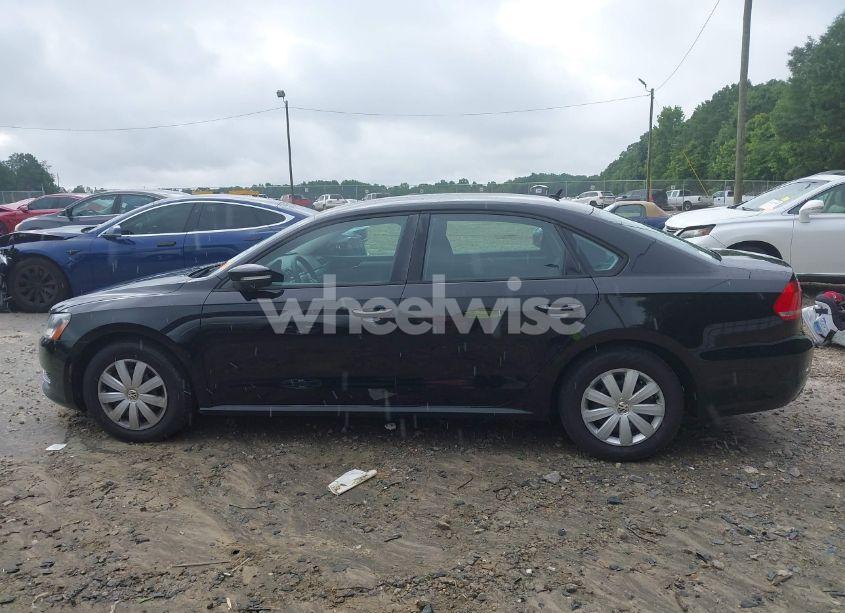 Photo 14 of 2013 Volkswagen Passat 2.5L S (VIN 1VWAH7A38DC147571)
