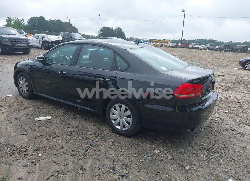 Photo 3 of 2013 Volkswagen Passat 2.5L S (VIN 1VWAH7A38DC147571)