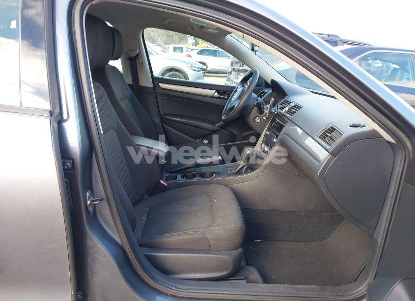 Photo 5 of 2012 Volkswagen Passat 2.5L S (VIN 1VWAH7A3XCC084214)