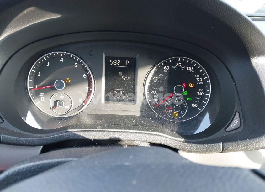 Photo 7 of 2012 Volkswagen Passat 2.5L S (VIN 1VWAH7A3XCC084214)