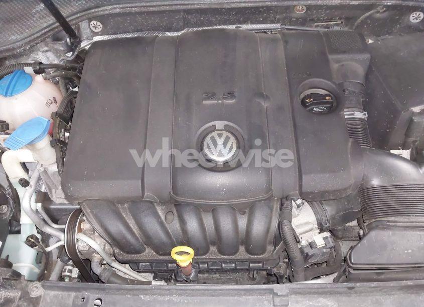 Photo 10 of 2014 Volkswagen Passat 2.5L S (VIN 1VWAH7A3XEC005188)