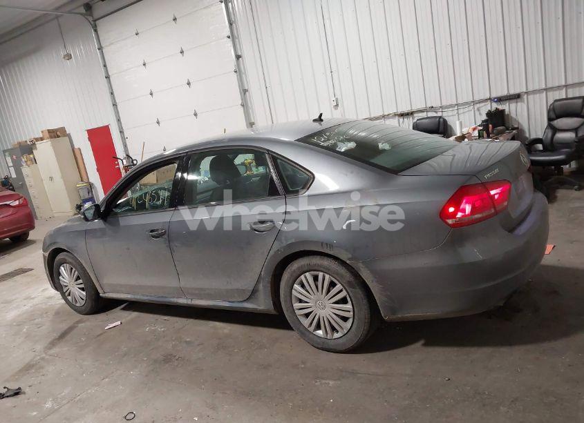 Photo 14 of 2014 Volkswagen Passat 2.5L S (VIN 1VWAH7A3XEC005188)
