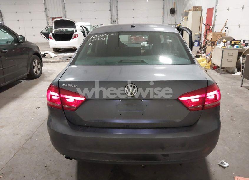 Photo 16 of 2014 Volkswagen Passat 2.5L S (VIN 1VWAH7A3XEC005188)