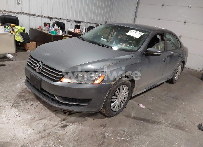 Photo 2 of 2014 Volkswagen Passat 2.5L S (VIN 1VWAH7A3XEC005188)